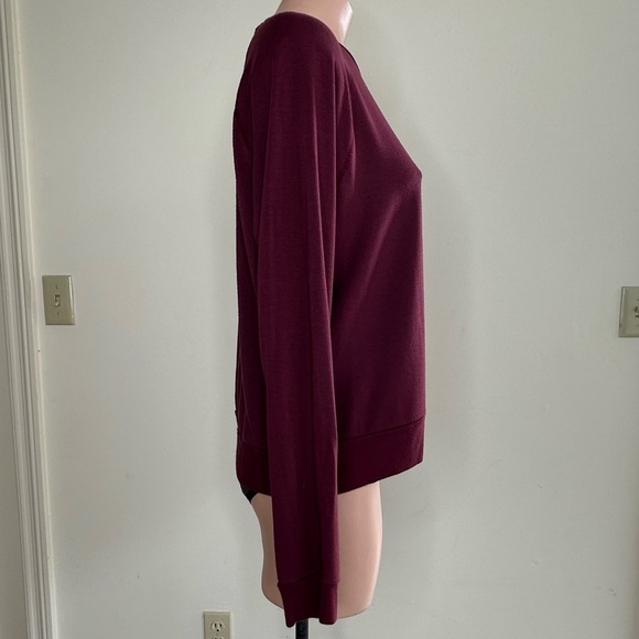 Beyond Yoga Raglan Crew Fleece Pullover in Burgundy - Picture 4 of 8